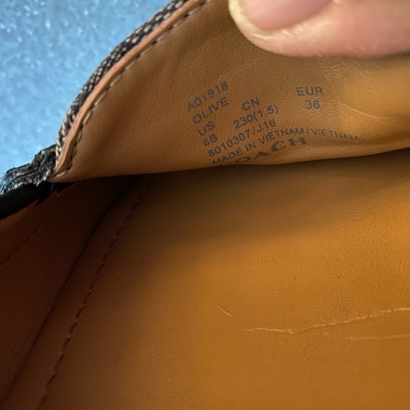 Coach Signature Loafer size 6 - Picture 7 of 8